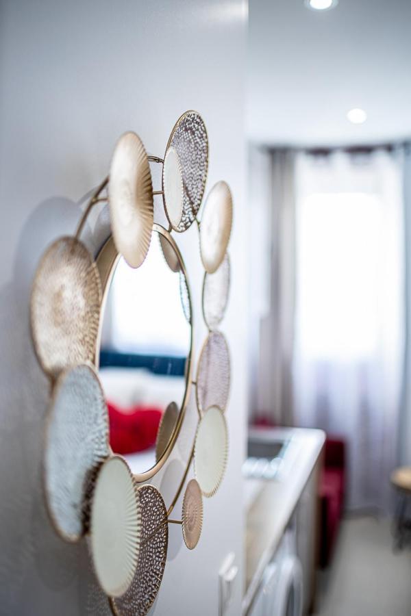 Escape Time - Paris Apartment ฌ็องตีญี ภายนอก รูปภาพ